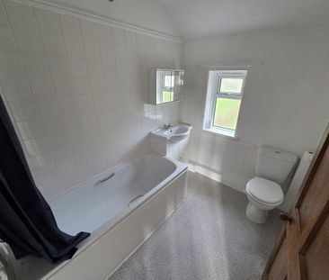 Heol Spurrell, Carmarthen, SA31 - Photo 3