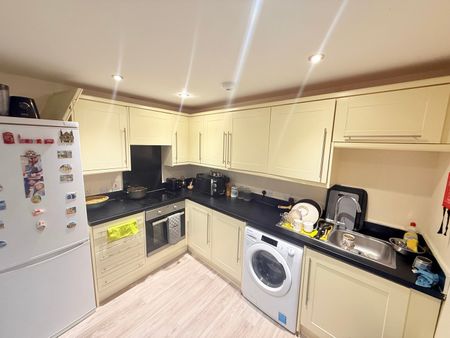 Sherborne Road, Yeovil, Somerset - Photo 4