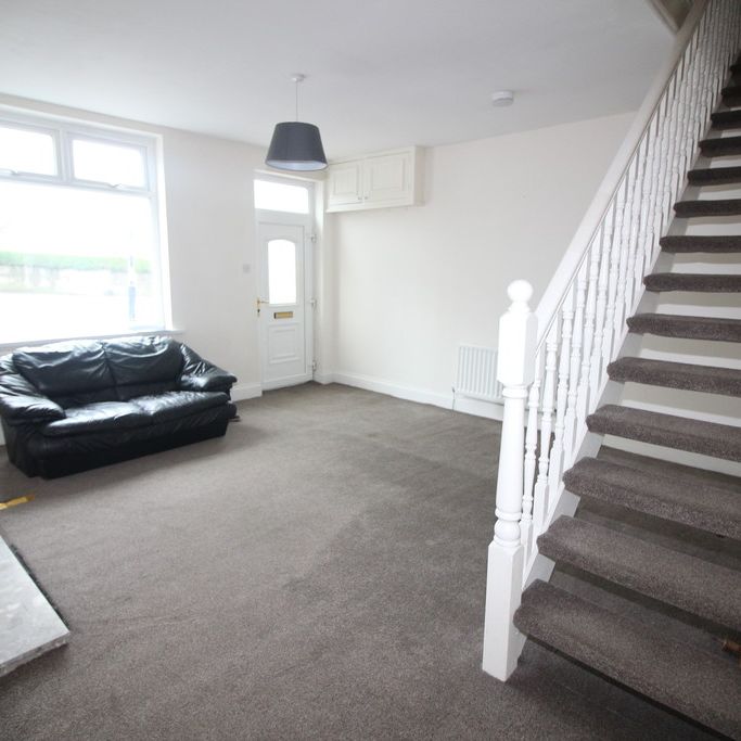 2 Bedroom Mid Terraced House - Photo 1
