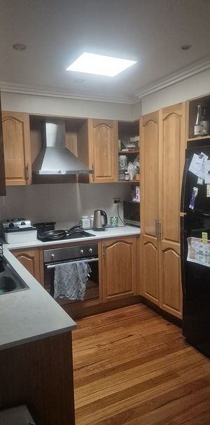 3-bedroom shared house, Yalunga Street - Photo 1