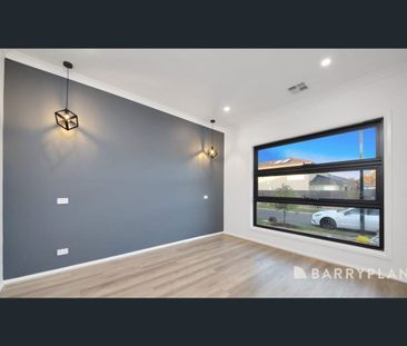 Spacious & Comfortable Home with Year-Round Comfort - Photo 2