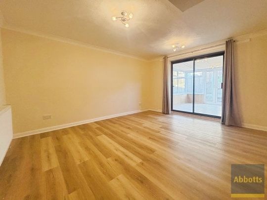 Mountview Close, Basildon - Photo 1