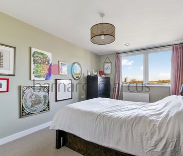 South Croydon, Sanderstead Hill - Photo 3