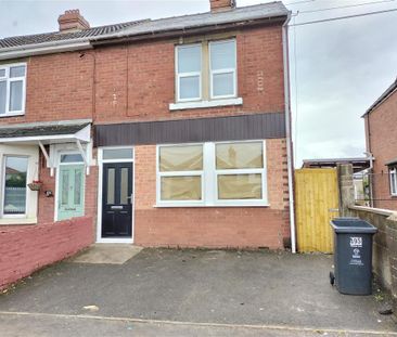 Cricklade Road, Swindon - Photo 1