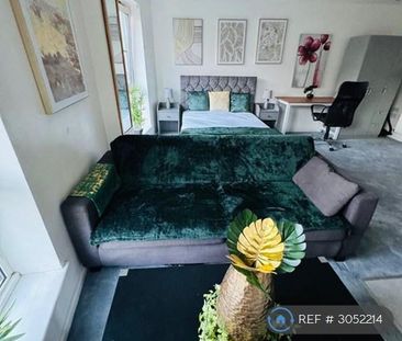 Studio to rent - Photo 3
