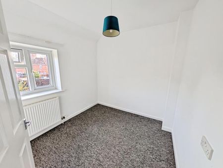 3 bedroom terraced house to rent - Photo 4