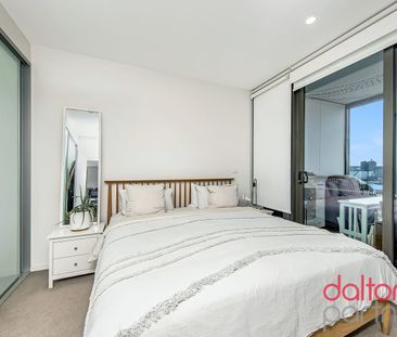 The Views and Location Take Centre Stage - Photo 6