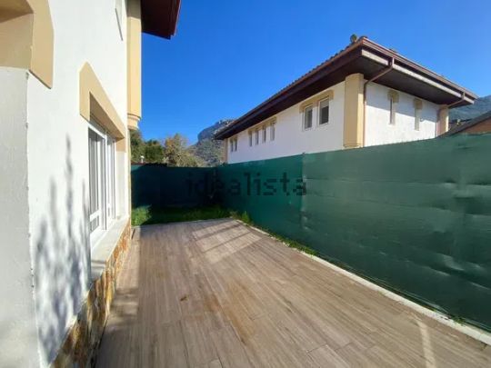 Alquiler de chalet pareado en Barrio Oriñón - Photo 1