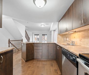 For Lease - 736B Chapman Mills Drive, Barrhaven, Ontario - Photo 3