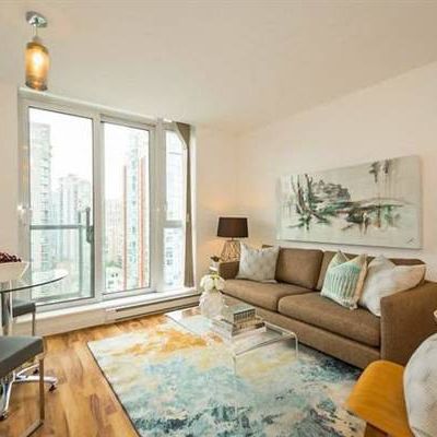 Panoramic Furnished 1BR+Den in Yaletown, Utilities Included! - Photo 3