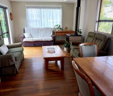 Charming 3BR Home in Browns Bay! - Photo 1