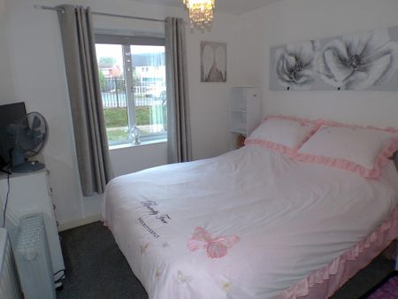 2 bedroom apartment to rent - Photo 4