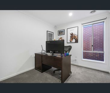 18 Cockatoo Road, Pakenham, Vic 3810 - Photo 1