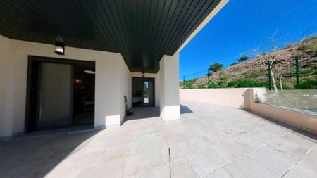 Piso de alquiler en Almayate - Photo 2