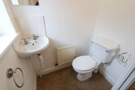2 bedroom terraced house to rent - Photo 2