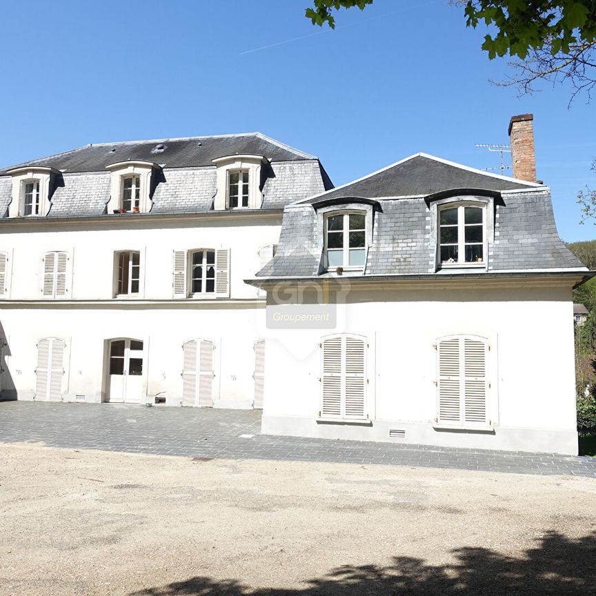 Buc -RDC 2 pièces 49 m² avec terrasse, - Photo 1