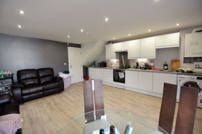 3 bedroom House in Holborn View, Leeds - Photo 5