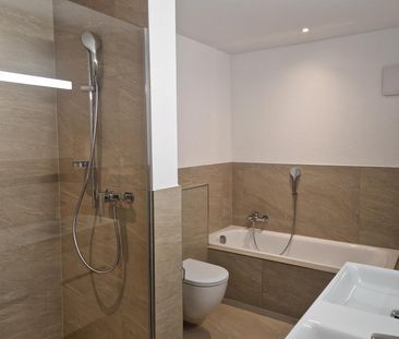 helle, grosszügige 4.5 Zimmer Wohnung im 1. OG - Photo 3