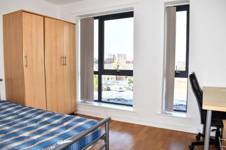 3 bedroom apartment to rent - Photo 3