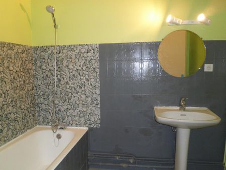 Location Appartement 3 pièces 66m² CHAMBERY 73000 - Photo 5