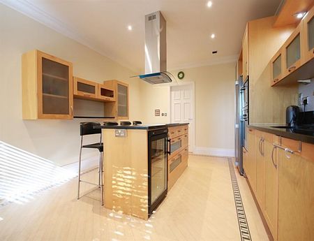 3 Bedroom Apartment To Let - Photo 4