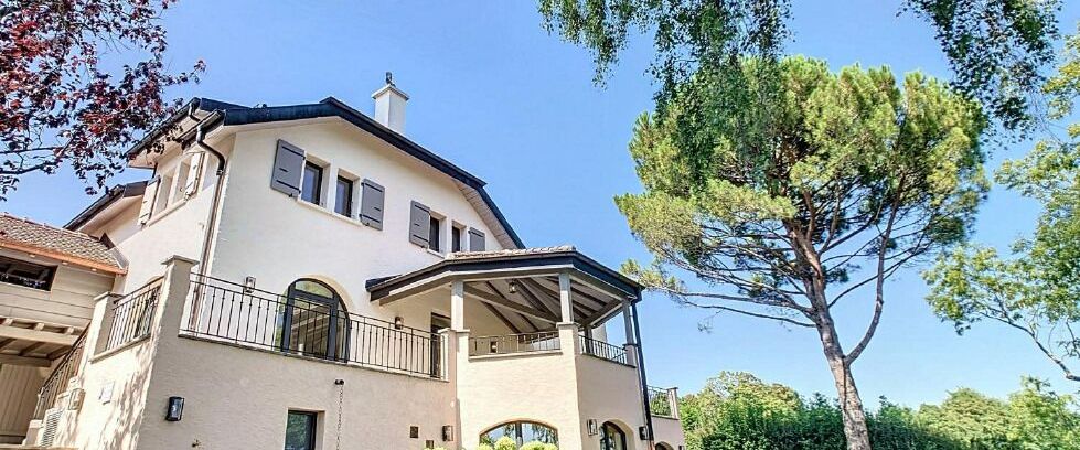 SUPERB CHARMING RENOVATED HOUSE – LAKE VIEW - Foto 1