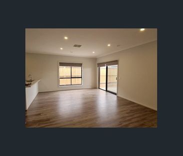 Modern Family Home in Lara VIC with 4 Bedrooms - Photo 1