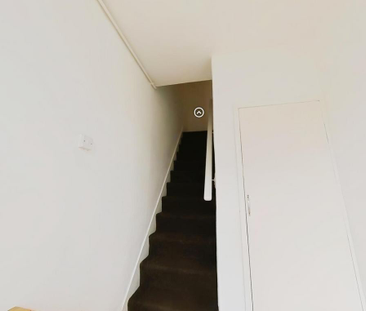 3 bedroom flat to rent - Photo 2