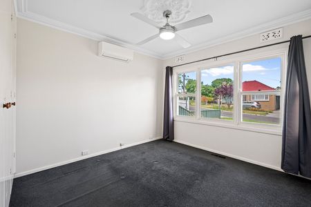 3-Bedroom Home with Spacious Yard & Outdoor Area - Photo 4