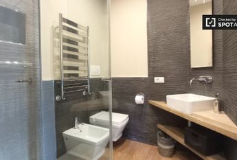 Mieszkanie na wynajem - 130 m² - 3 pokoje Roma Lacjum