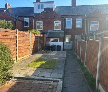 2 bedroom terraced house to rent - Photo 4