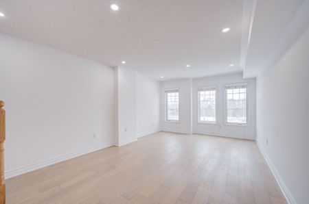 For Lease - 5259 Major Mackenzie Drive, Markham, Ontario - Photo 2
