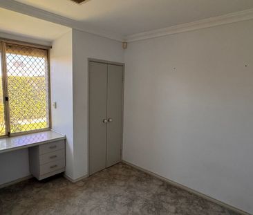 LARGE 5x2 HOUSE - PLUS STUDY IN WAIKIKI! - Photo 6