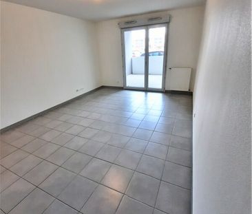Location Appartement 3 pièces 62m² LAUNAGUET 31140 - Photo 2