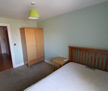 2 Bed Flat, Royal Plaza, S1 - Photo 3