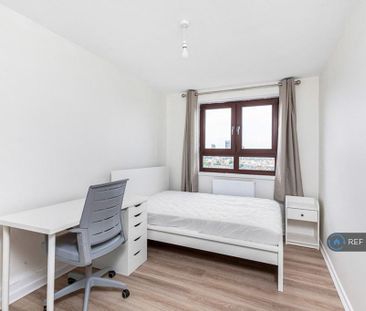 1 bedroom in a flat share to rent - Photo 1