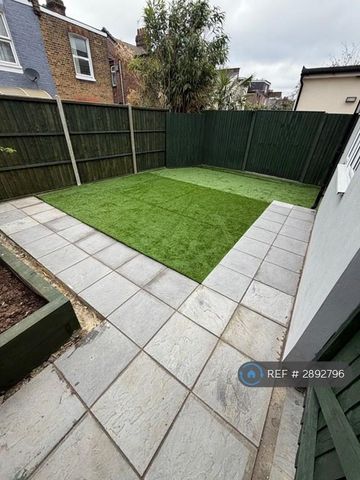 3 bedroom flat to rent - Photo 5