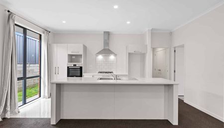 Modern home at The Lakes - Photo 2