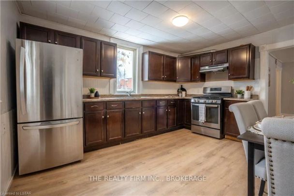 Detached Home For Lease | X8286178 - Photo 1