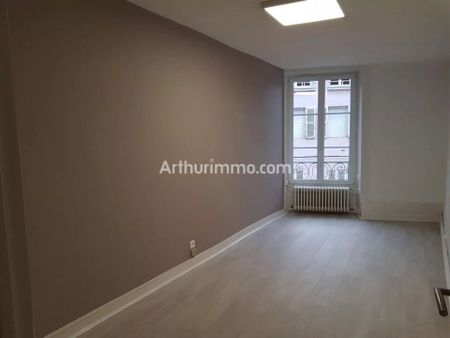 Location Appartement 3 pièces 80 m2 à Lons-le-Saunier - Photo 3