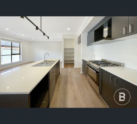 4 Brewster Street, Alfredton, Vic 3350 - Photo 1