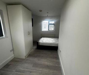 Studio to rent - Photo 6