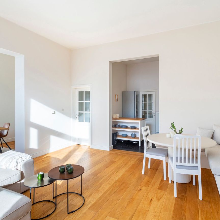 Licht en ruim bemeubeld appartement in hartje Zuid-Antwerpen - Photo 1