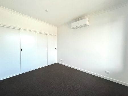 THREE BEDROOM HOME IN PRIME LOCATION - Photo 3