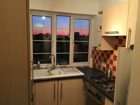 2 Bed Flat, Sheen Court, TW10 - Photo 4