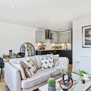 Windmill Lane, Hanwell - Photo 2