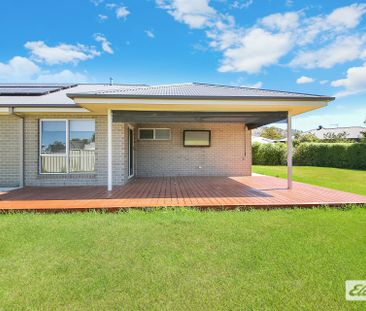 Spacious Family Home - Photo 6