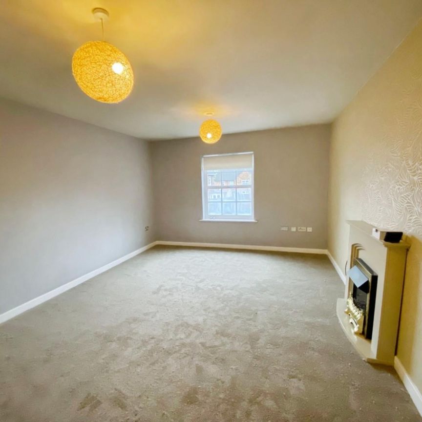 2 bedroom Flat To Let - Photo 1