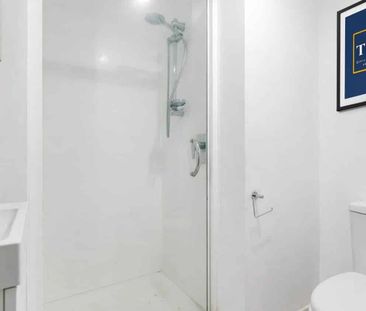 Stunning Views - 2bed Apartment - Photo 3