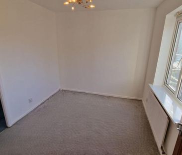 3 bedroom detached house to rent - Photo 4